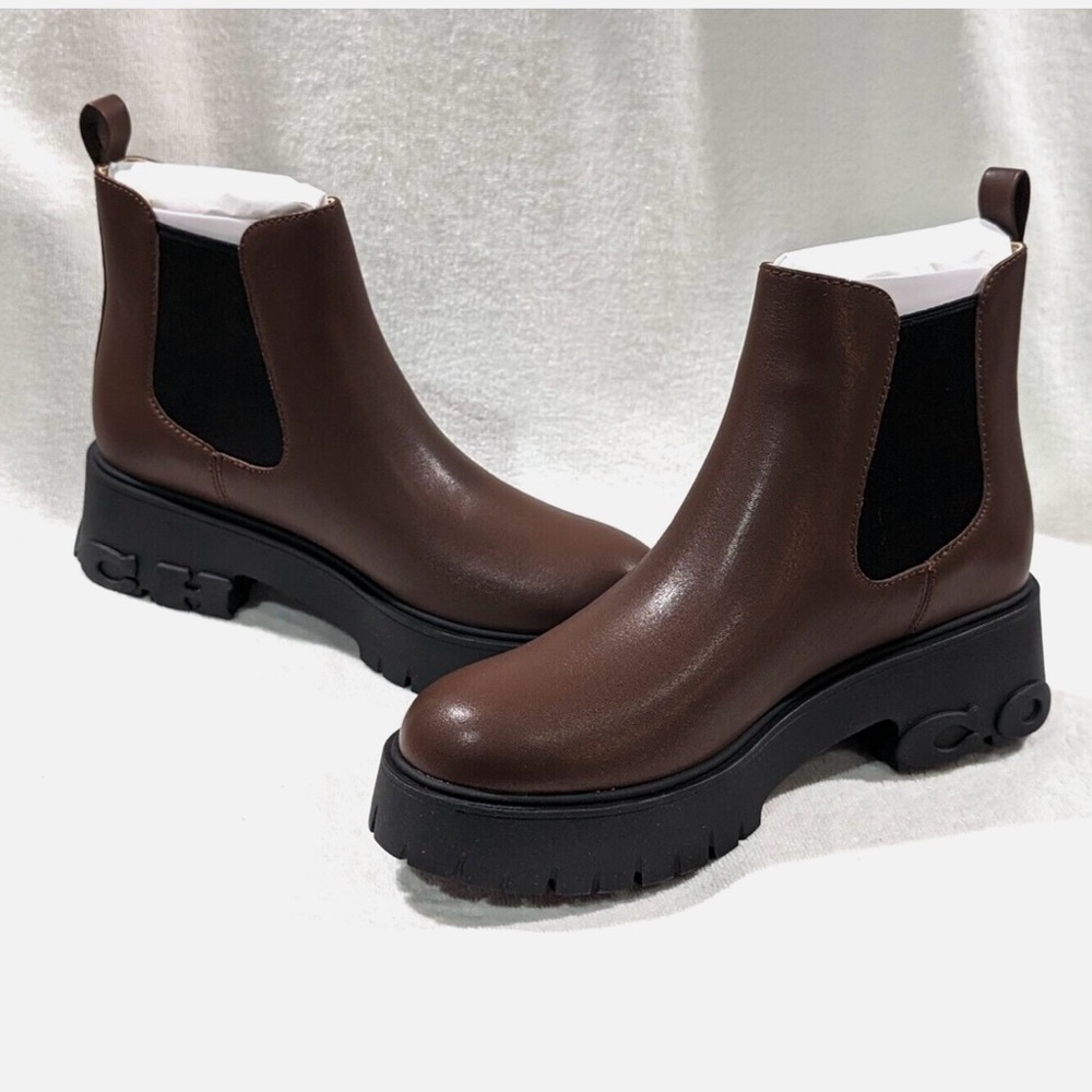 Coach pull on boots US 11 new